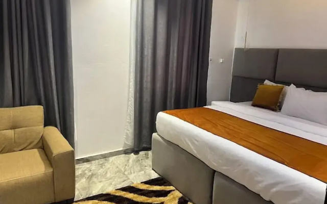 Florence Hotel and Suites