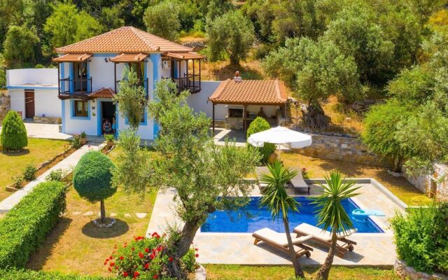 Villa Glysteri Large Private Pool Walk to Beach A C - 2125