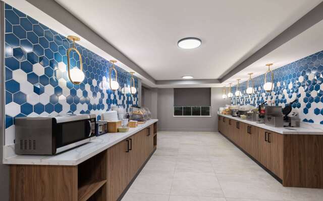 La Quinta Inn & Suites by Wyndham Knoxville Papermill