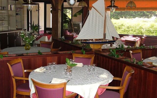 LOGIS Les Dineux Village