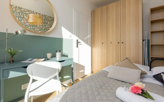 Apartment Łopuszańska Warsaw by Renters