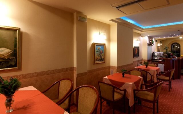 G Hotels