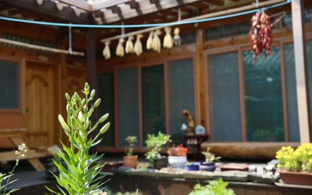 Gyeongju Sopung-gil Hanok Stay