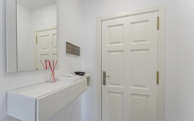 303. MODERN, SUNNY IFONCHE WITH WiFi