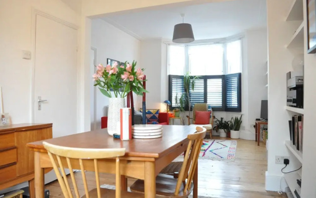 Modern 2 Bedroom North London Apartment