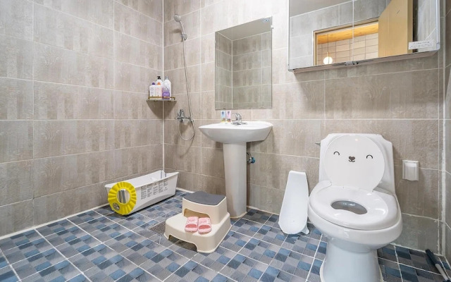 Yeosu Hi Mom Kids Family Pension Black