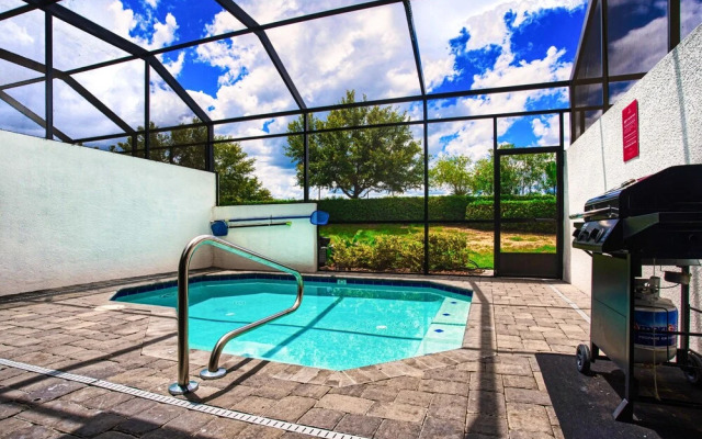 Vibrant Townhome w Private Pool, near Disney