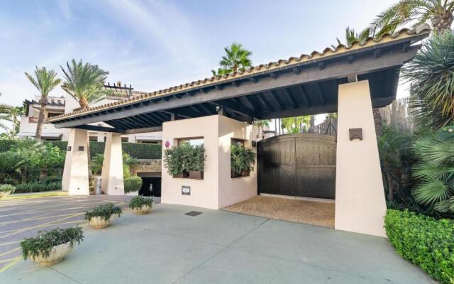 MDB19 - Penthouse near Puerto Banus. Families only