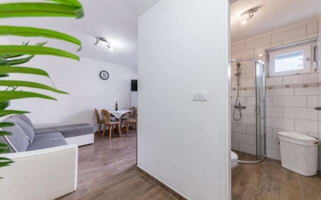 Beautiful Apartment in Barbariga With 1 Bedrooms and Wifi