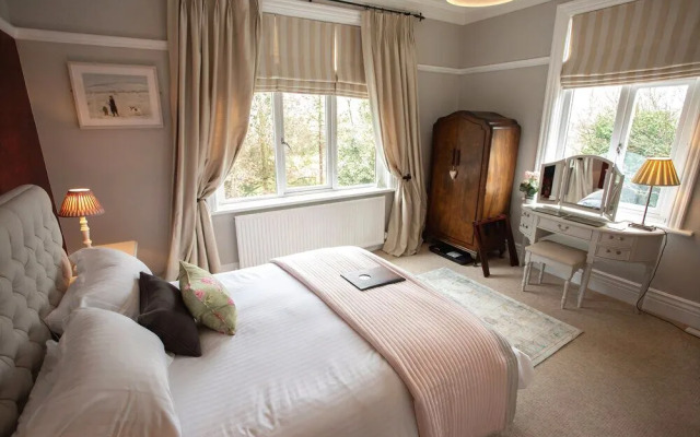 Treherne House & The Malvern Retreat