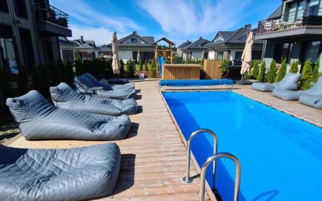 Vaivorykštės 7D apartamentai (su baseinu)