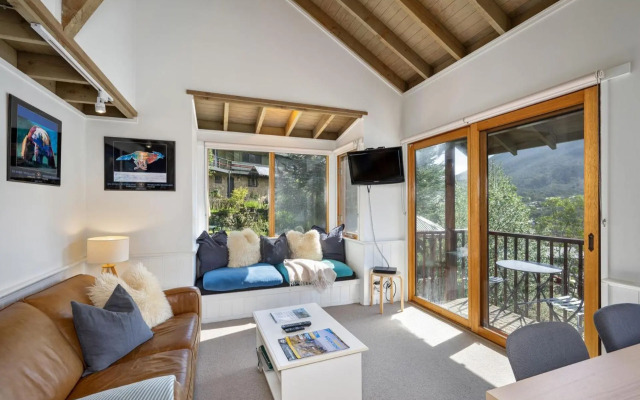 Banjo 1 bedroom with loft bunk room and amazing views