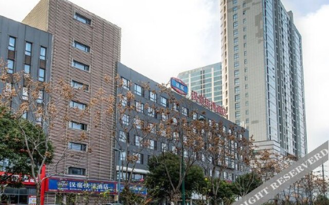 Hanting Express Jiangyin Middle Chengjiang Road Branch
