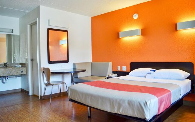 Motel 6