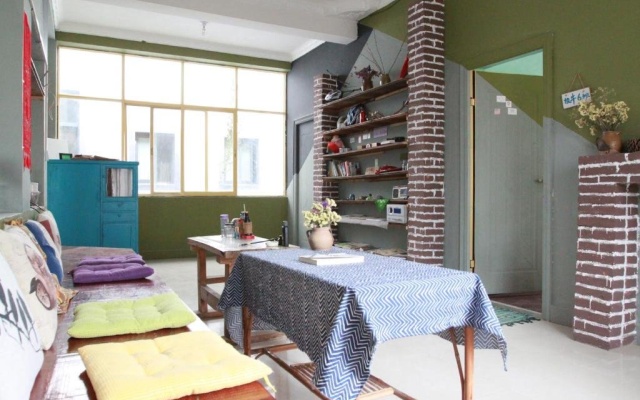 The Chorus Youth Hostel – Guest Rooms – Dali