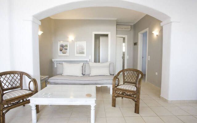 Yakinthos Residence
