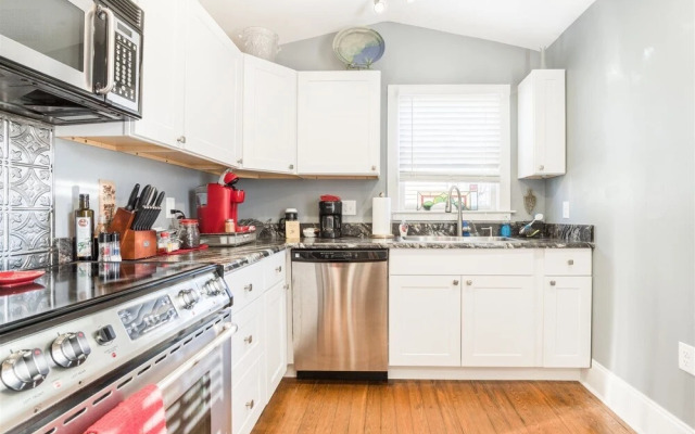 Cumberland Ave - 202