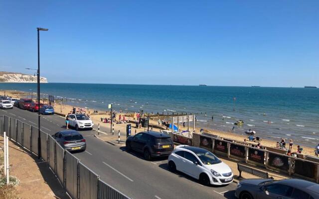 24 Breakwaters - Sandown Bay - Isle of Wight