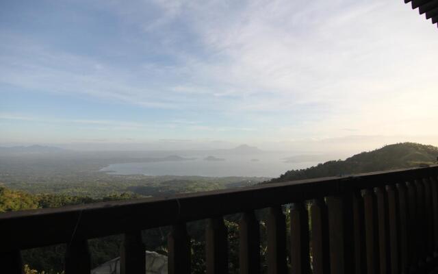 Alta D' Tagaytay Hotel