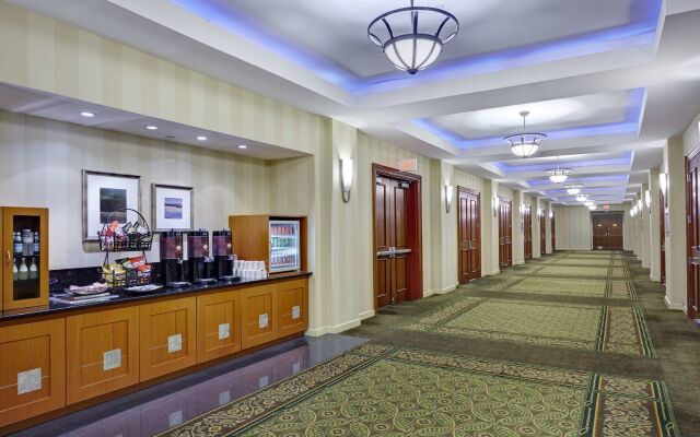 DoubleTree by Hilton Washington DC - Crystal City