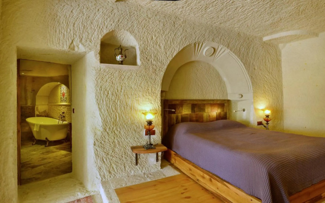 Seki Cave Suites