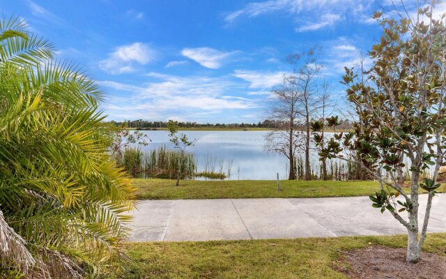 Enjoy Peaceful Lake View! Newly Decorated in Vista Cay - 3br/2b #3408