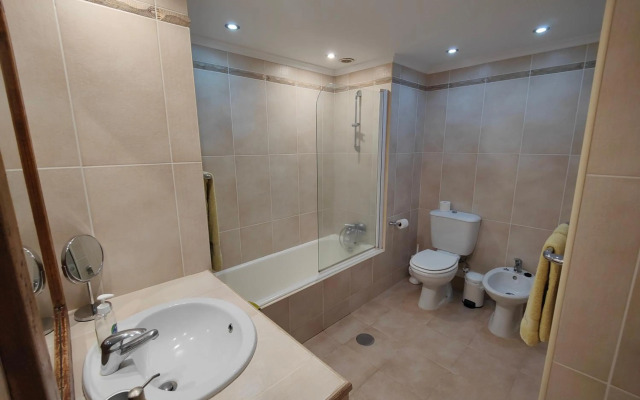 By the Beach & Pool Apartment