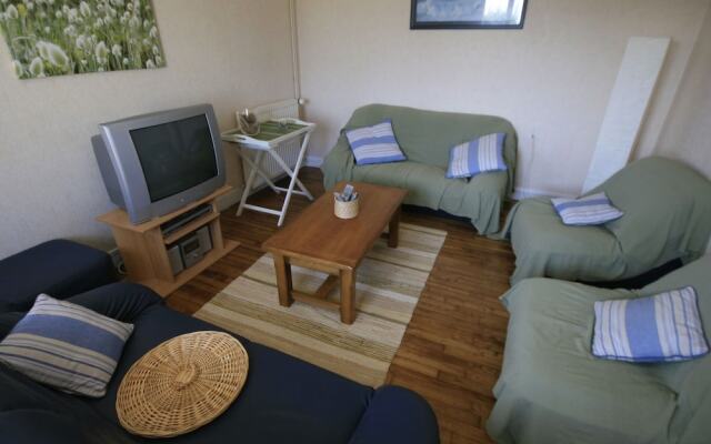 Cozy Holiday Home in Penmarch with Private Swimming Pool