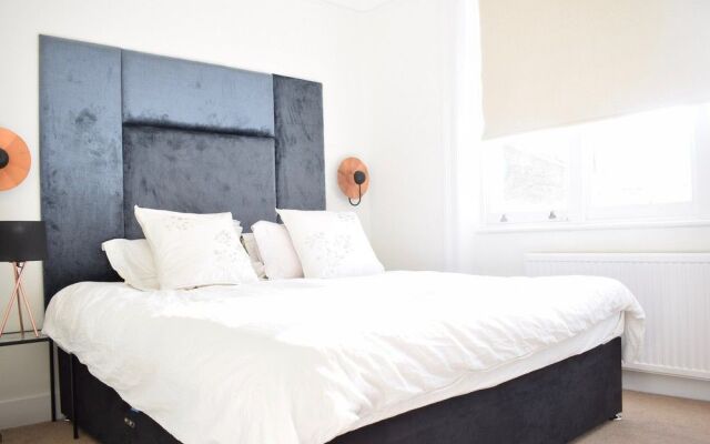 1 Bedroom Flat In Knightsbridge Sleeps 2