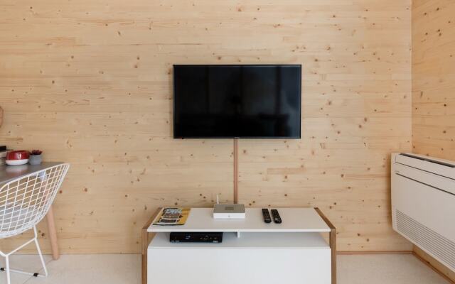 Mac003 · Macario Wood Apartment // Netflix