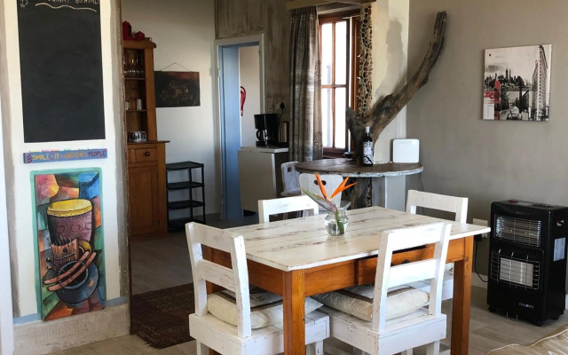 Quaint Seaside Cottage