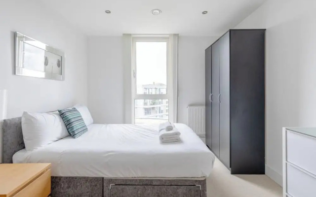 Sleek & Sunny 1BD Flat Near Greenwhich - Deptford!