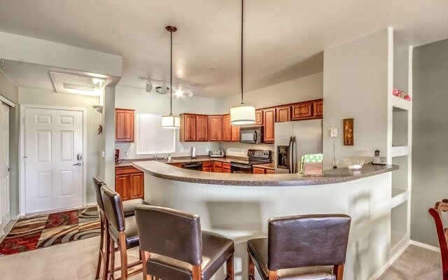 Devonshire #3032 - 2 Br condo by RedAwning