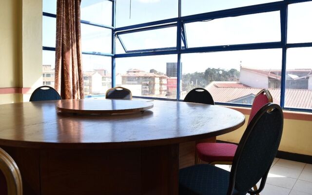 Ibis  2000 Hotel Karatina