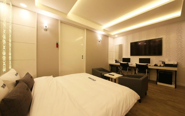 Premium AVA Hotel Sasang