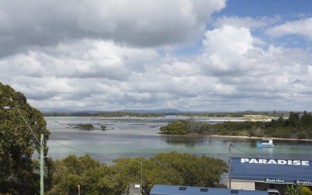 Lakeshore Lodge unit 11