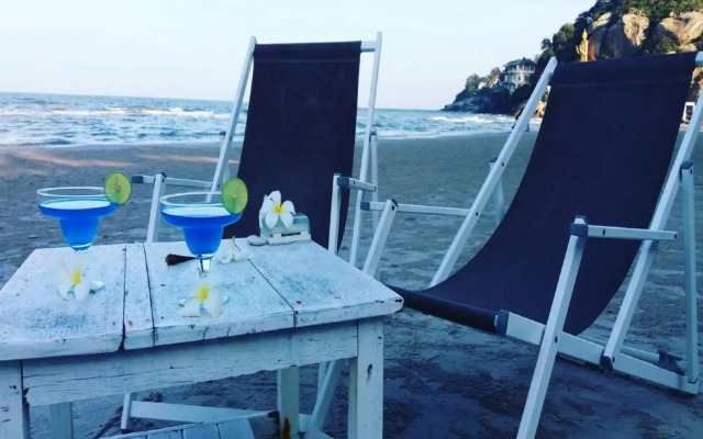 Nern Chalet Beachfront Hotel