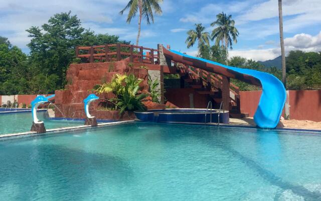 Hana-Natsu Resorts Pool & Hotel