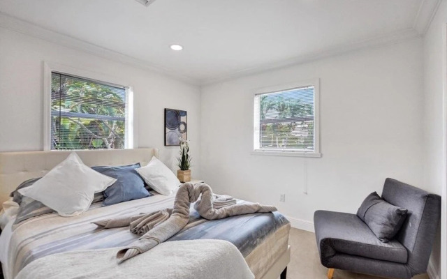 Casa Lago 3 Bedroom Home by Redawning