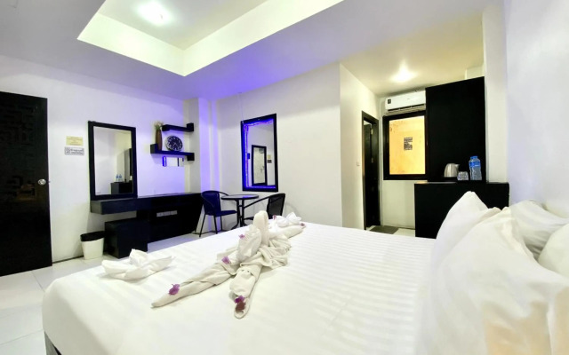 Long Beach Hotel Patong