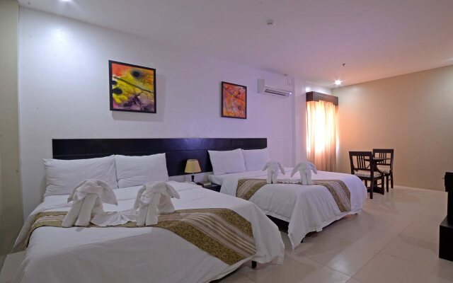 Holiday Suites Hotel & Resort