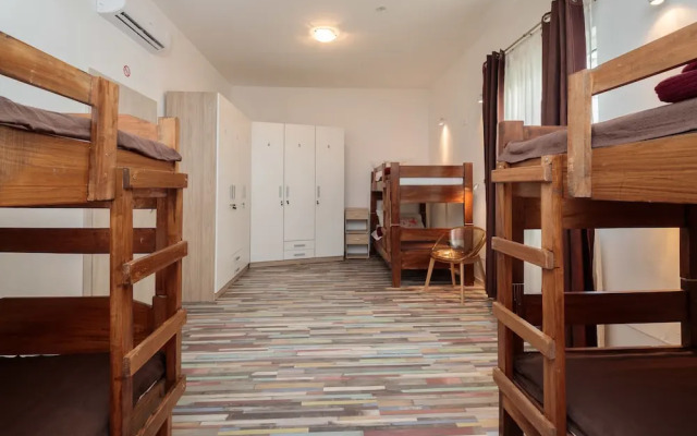 Hostel Šakic