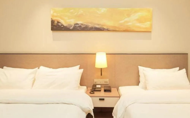 Homeinn Plus Hotel (Shanghai Pudong Airport)