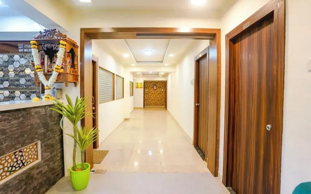 Fabhotel Arsh Executive Inn