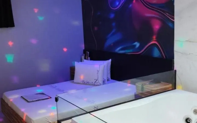 Motel Zurich (Adult Only)