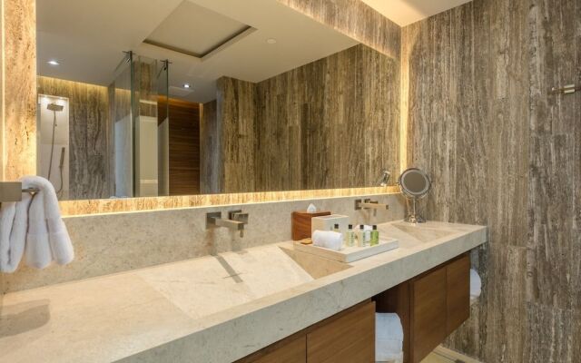 Solaz Signature Suites