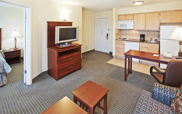 Staybridge Suites Dallas-Addison Hotel
