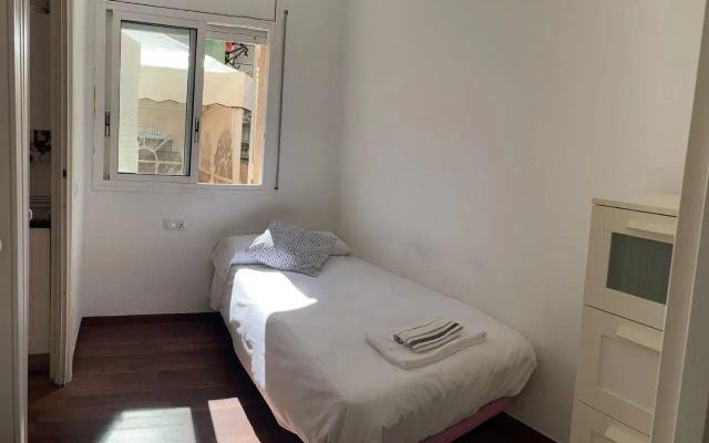 Apartamento con gran terraza cerca de la playa
