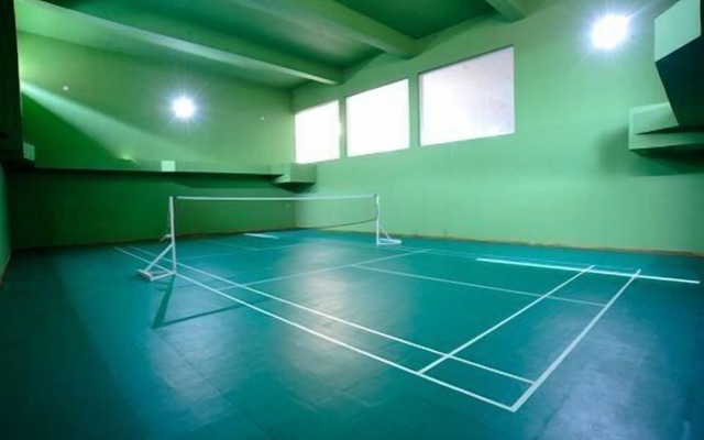 Aarohi Starz Club & Spa