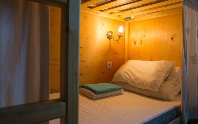 Хостел Travellers Palace